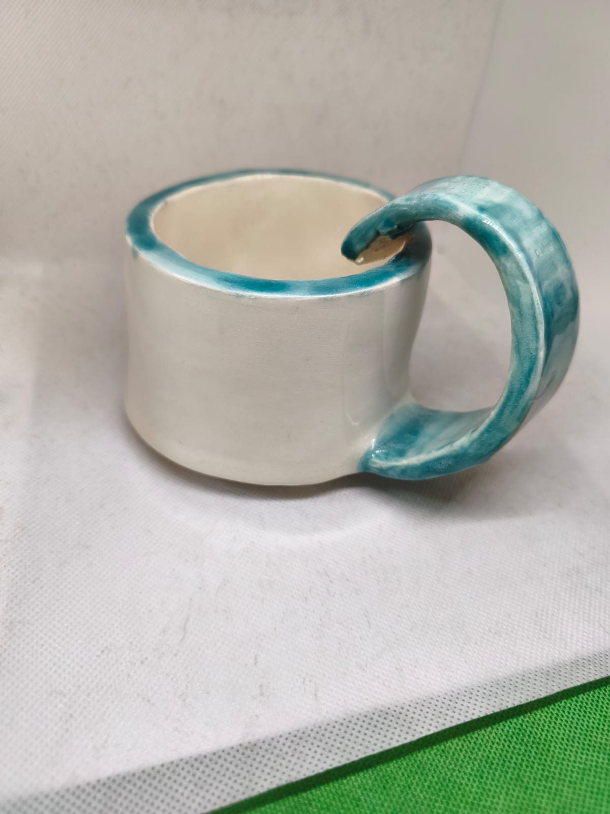 Taza con mensaje de cerámica artesanal